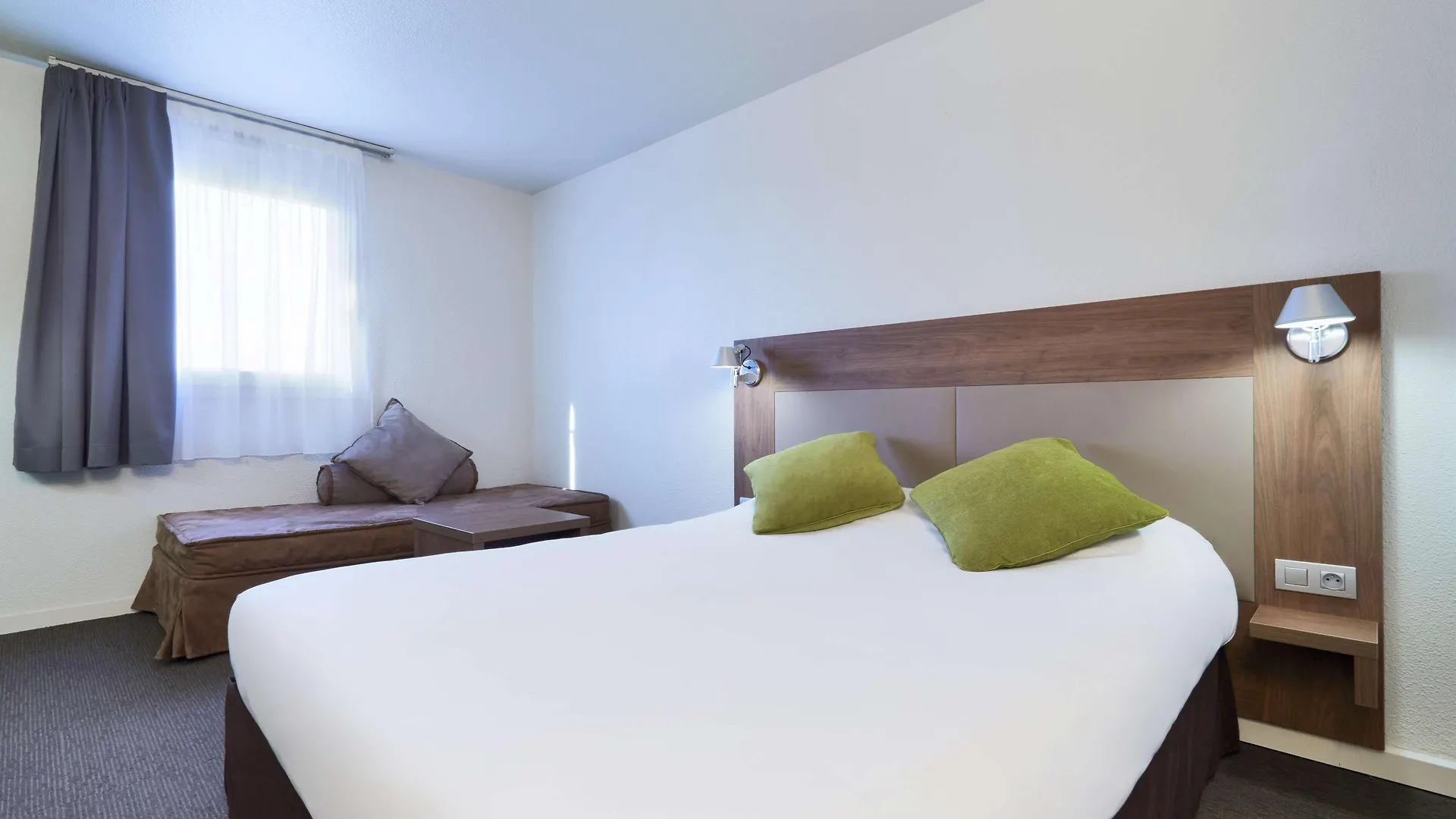 Hotel Campanile Blanc-Mesnil 3*,