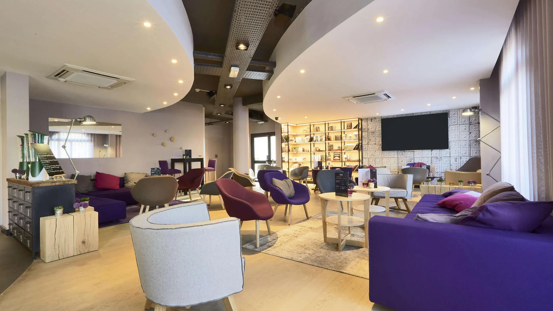 Hotel Campanile Blanc-Mesnil