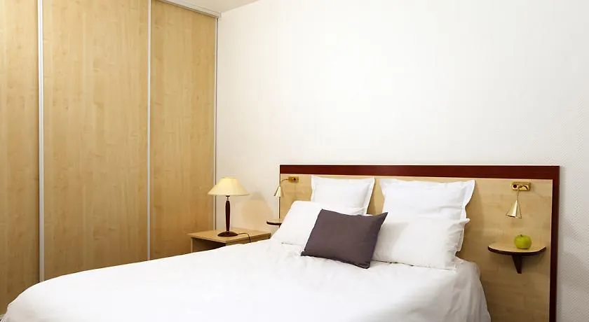 Hotel Campanile Blanc-Mesnil