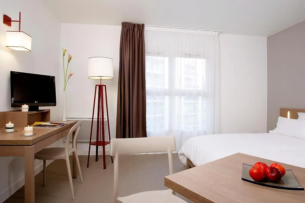 Hotel Campanile Blanc-Mesnil