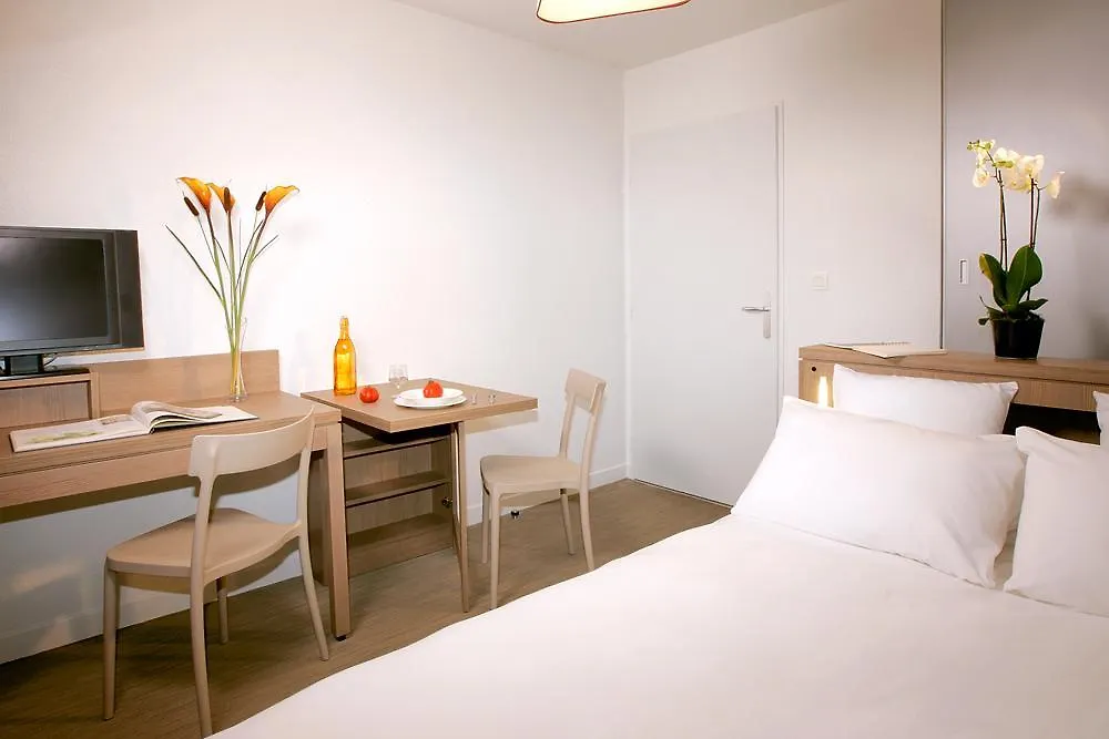 Hotel Campanile Blanc-Mesnil